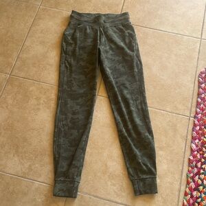Lululemon camo green joggers